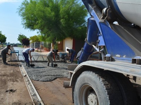 Pavimentación en los barrios y repavimentacion del microcentro: Continúan los trabajos en el barrio Ramón Carrillo