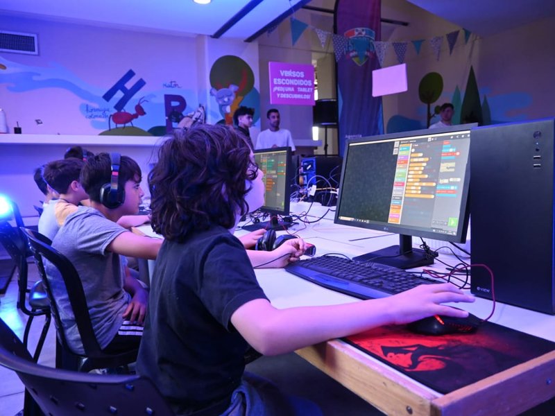 Una multitud de jóvenes participó del Evento E-SPORTS Córdoba en el Parque de la Vida