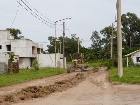 La municipalidad trabaja en el reacondicionamiento permanente de calles de tierra