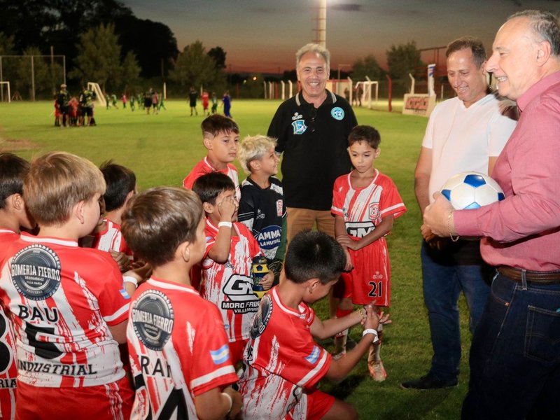 El intendente Accastello participó del acto inaugural de la 24° edición del Mundialito de Fútbol que reúne a más de 2.500 niños