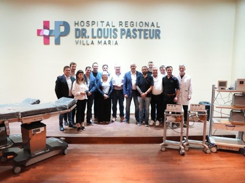 Accastello acompañó al ministro de Salud durante la entrega de equipamiento al Hospital Regional Pasteur